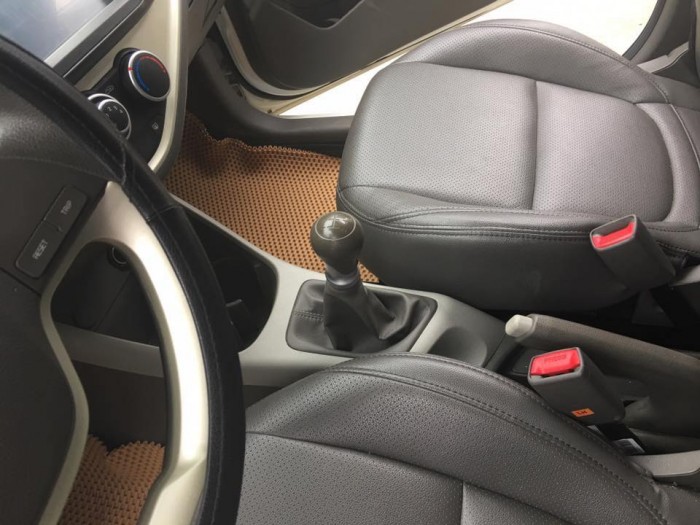 Cần bán gấp xe Kia Morning 1.25 mt 2015 odo 50.000km trắng sữa