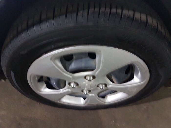 Cần bán gấp xe Kia Morning 1.25 mt 2015 odo 50.000km trắng sữa