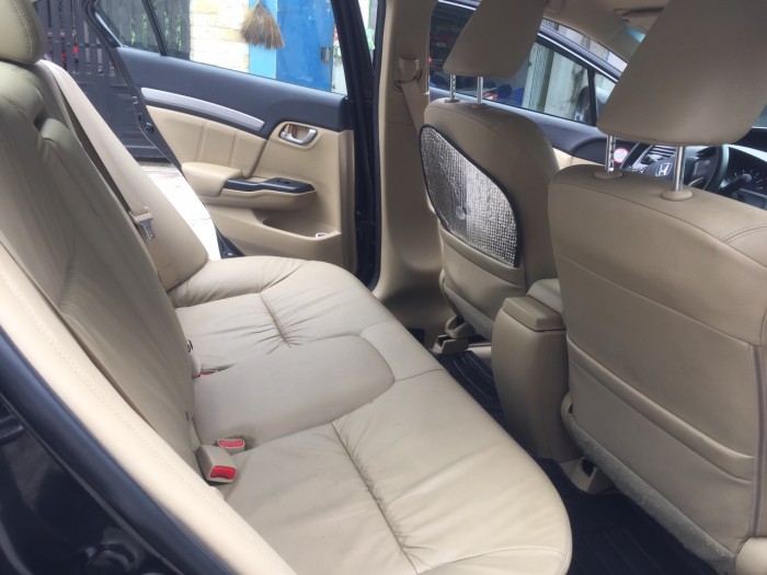 Cần bán xe Honda Civic 2015 số tự động màu đen vip