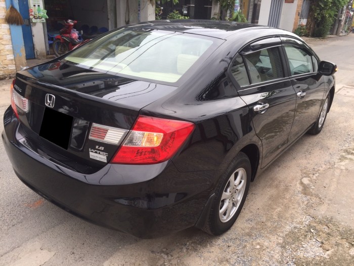 Cần bán xe Honda Civic 2015 số tự động màu đen vip