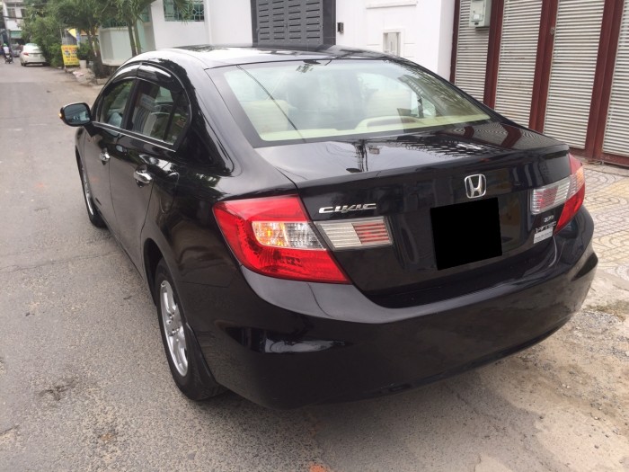 Cần bán xe Honda Civic 2015 số tự động màu đen vip
