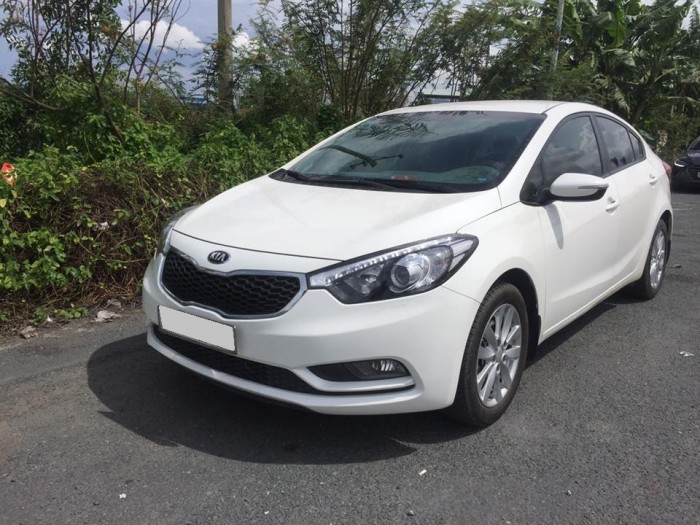 Kia K3 1.6 2016 số sàn màu trắng xinh xắn lăn bánh