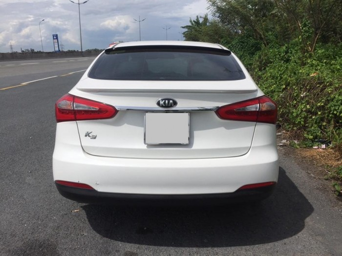 Kia K3 1.6 2016 số sàn màu trắng xinh xắn lăn bánh