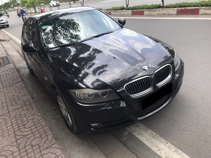Cần bán xe Bmw 320i 2010 màu đen vip odo 70.000km