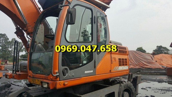 Kính chắn gió trước máy xúc Doosan DX140