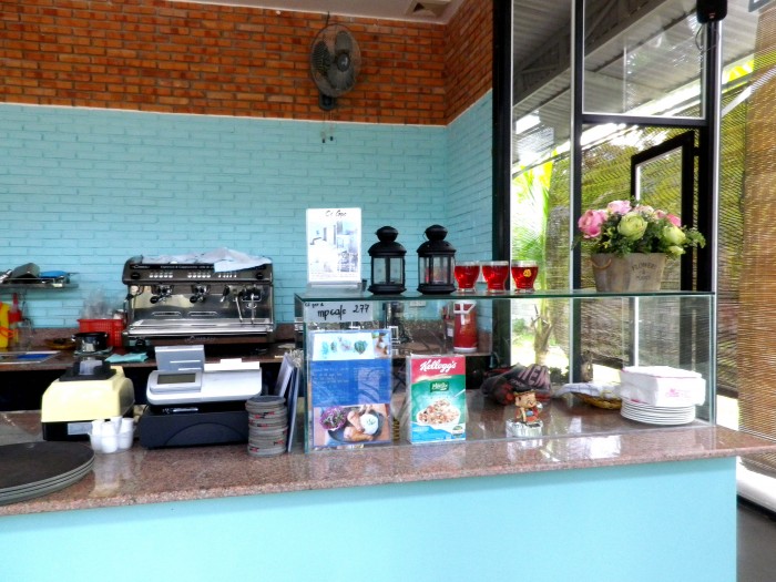 Cần sang nhượng “Nhà Hàng - Quán Cafe - Nhà Nghỉ” ngay bờ biển Mũi Né