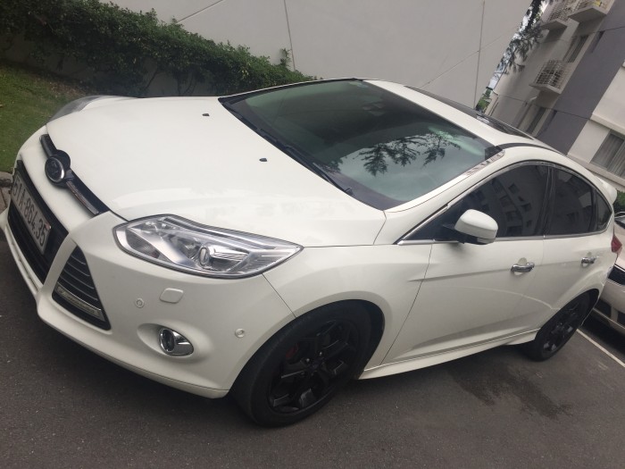 Bán Ford Focus 2.0L màu trắng sx 2014 xe đẹp