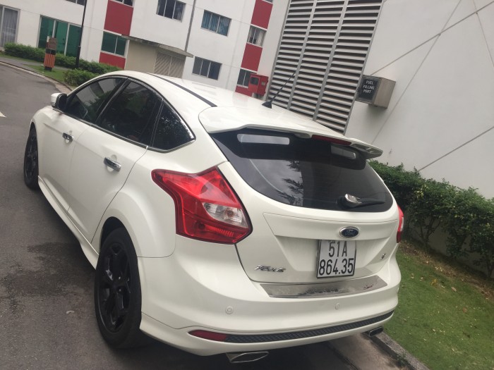 Bán Ford Focus 2.0L màu trắng sx 2014 xe đẹp