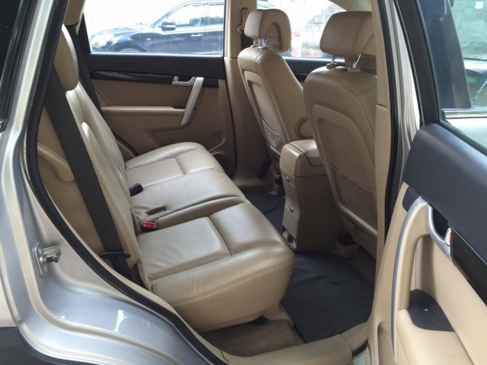 Cần bán con Captiva LTZ 2008 số tự động màu bạc 7 chổ ngồi