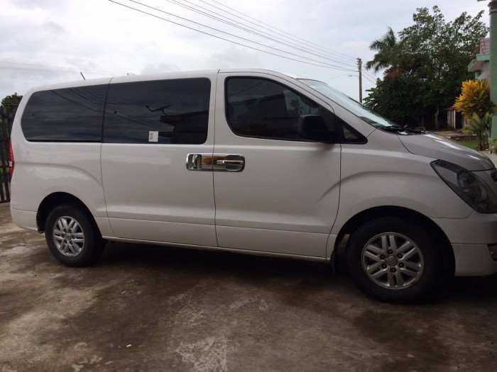 Xe Hyundai Starex 9 chỗ..đời 2016..máy dầu..số sàn