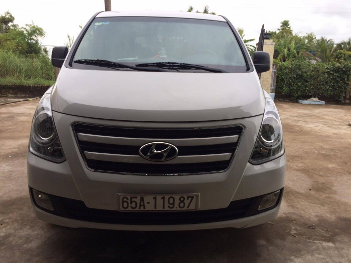Xe Hyundai Starex 9 chỗ..đời 2016..máy dầu..số sàn