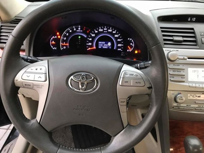 Bán Toyota Camry 2.4G 2010/ màu đen/ xe đi 8 vạn/options