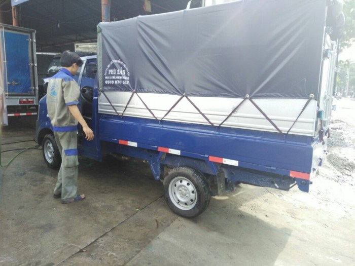 Xe Dongben 850kg màu trắng