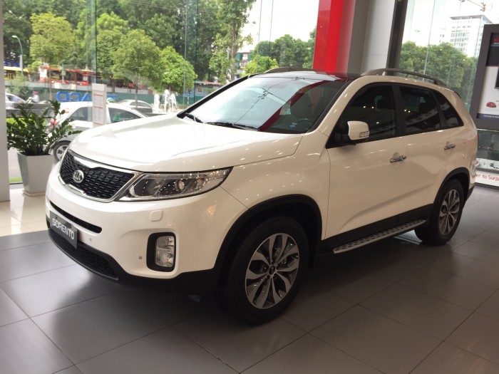 Kia Sorento - có xe, tặng 20 triệu phụ kiện, hỗ trợ ngân hàng 90% lãi suất cực tốt