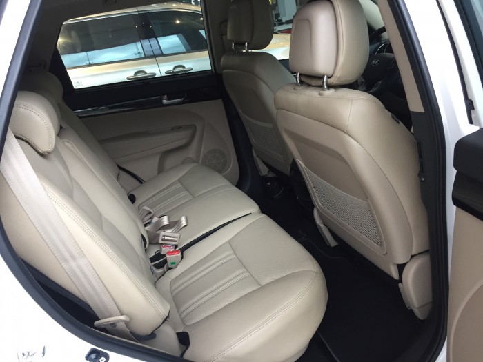 Kia Sorento - có xe, tặng 20 triệu phụ kiện, hỗ trợ ngân hàng 90% lãi suất cực tốt