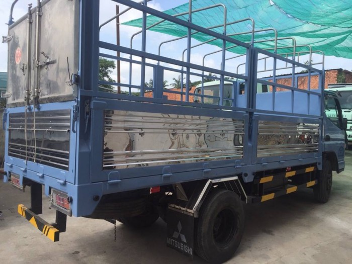 Mitsubishi Fuso sản xuất 2015, tải 1,750kg, xe đẹp