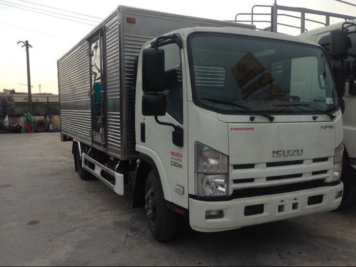 Xe tải ISUZU 3,95 thùng kín
