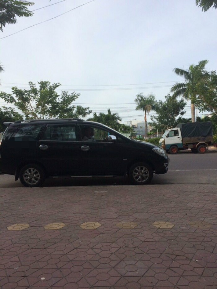Bán xe Innova màu đen đời G năm 2006
