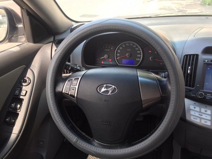 Cần bán xe Hyundai Avante 2011/2012 số tự động màu xám