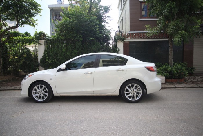 Cần bán chiếc Mazda 3 2013 ngọc trinh chính chủ