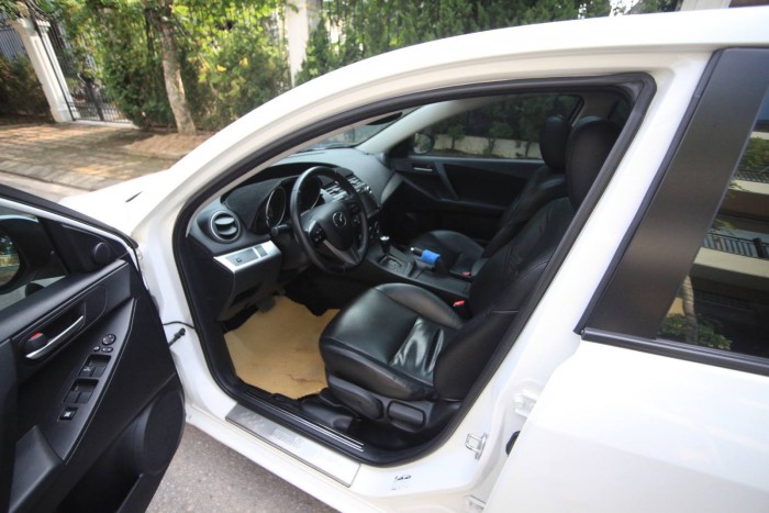 Cần bán chiếc Mazda 3 2013 ngọc trinh chính chủ