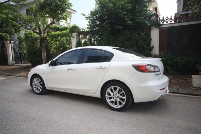 Cần bán chiếc Mazda 3 2013 ngọc trinh chính chủ