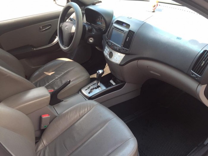 Cần bán xe Hyundai Avante 2011/2012 số tự động màu xám