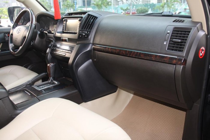 Xe TOYOTA LAND CRUISER GX.R màu đen, nhập khẩu Nhật Bản.  sx/đk 2008.