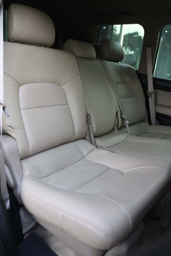 Xe TOYOTA LAND CRUISER GX.R màu đen, nhập khẩu Nhật Bản.  sx/đk 2008.