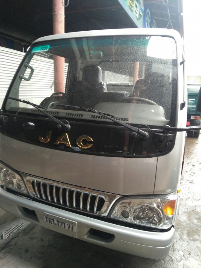 Cần bán gấp xe Jac 2 tấn 4 mới 100%, trả góp cao
