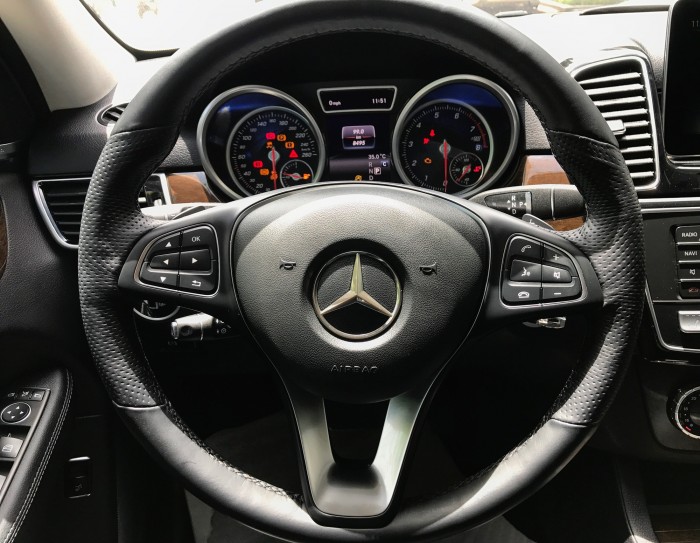 Bán Mercedes GLE400 Exclusive 2017 chạy lướt giá cực tốt