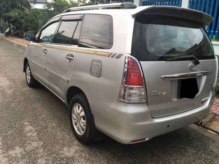 Cần bán chiếc Innova G số sàn 2008 màu bạc zin từ trên xuống dưới
