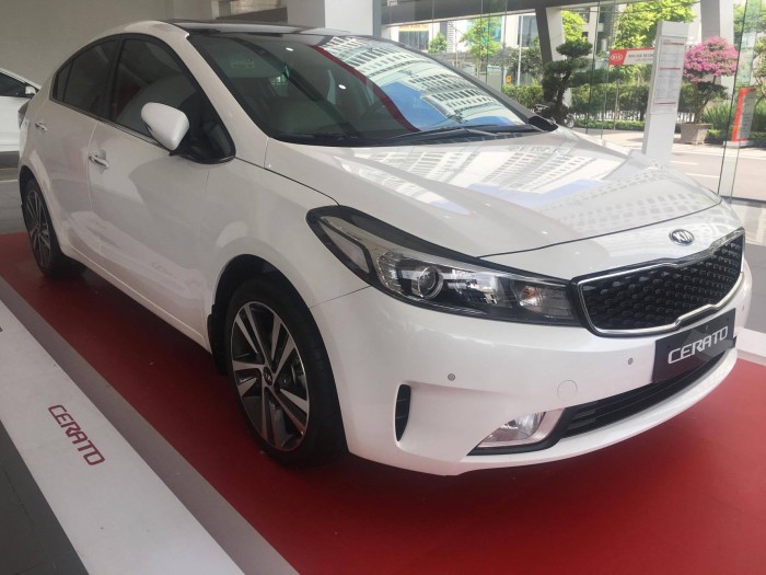 Bán xe 5 chỗ Kia Cerato giá tốt nhất tại Hà Nội. Hỗ trợ giá lăn bánh kịch sàn cho khách gọi holline