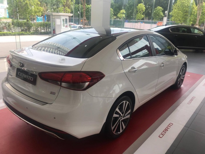 Bán xe 5 chỗ Kia Cerato giá tốt nhất tại Hà Nội. Hỗ trợ giá lăn bánh kịch sàn cho khách gọi holline