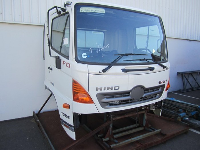 Ô tô Miền Nam chuyên phân phối cabin  tổng thành hiệu Hino FC 6,4 tấn, mới 100%, giá tốt