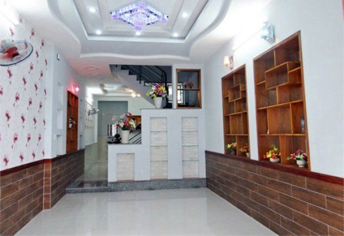 Nhà sát mặt tiền Nguyễn Thị Tú,4,5x14m,2 lầu sân thượng mới