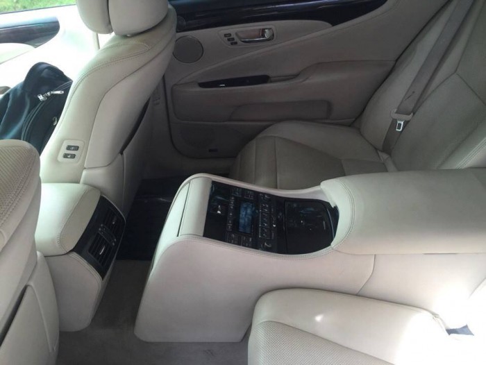 Bán xe Lexus LS460L 4G model 2007 màu đen vip