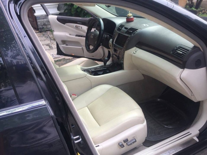 Bán xe Lexus LS460L 4G model 2007 màu đen vip