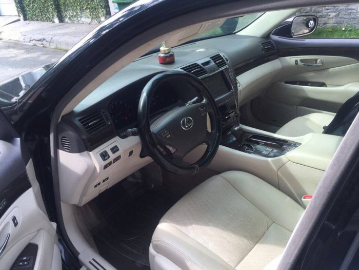 Bán xe Lexus LS460L 4G model 2007 màu đen vip