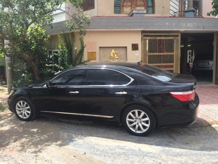 Bán xe Lexus LS460L 4G model 2007 màu đen vip