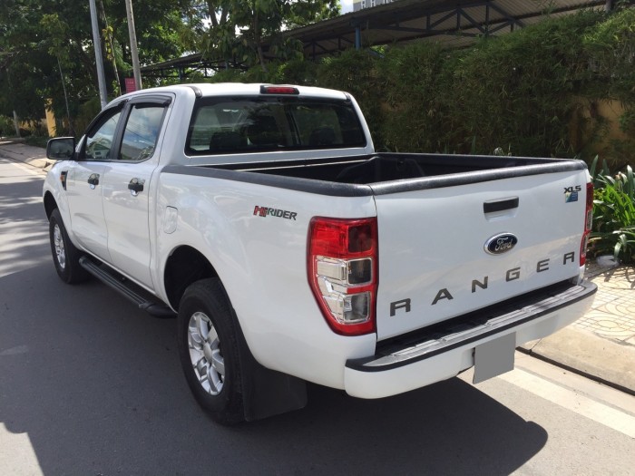 Nhà cần bán FORD RANGER 2013 trắng số sàn máy dầu nhập khẩu Thái Lan.