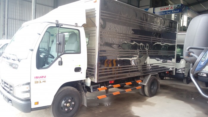 ISUZU 2,2 tấn thùng kín, ra vào thành phố