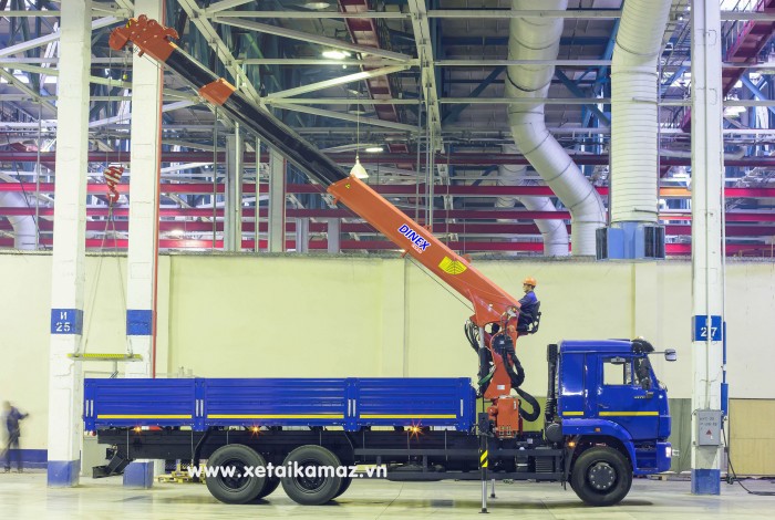 Xe Tải Thùng 65117 (6X4), Gắn Cẩu Dinex 7 Tấn