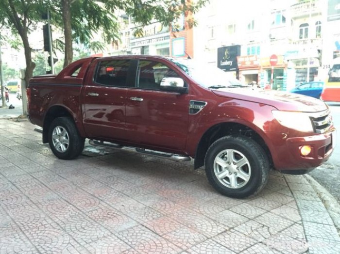 Bán Ford Ranger sx 2014 màu Đỏ số sàn chạy dầu