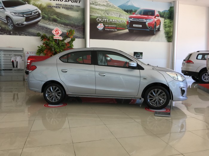 Bán Mitsubishi Attrage 2017 tại đà nẵng, màu bạc