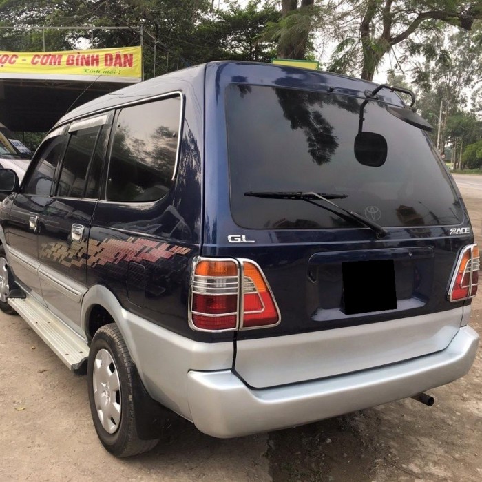 Cần thanh lý chiếc Zace 7 chổ màu xanh đời 2004 như hình