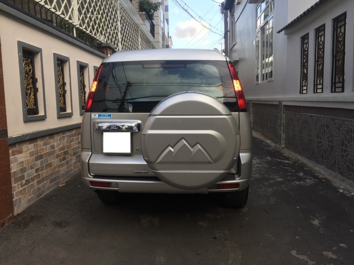 Chính chủ bán Ford Everest 7 chỗ số tay ,máy dầu, đời mẫu 2011