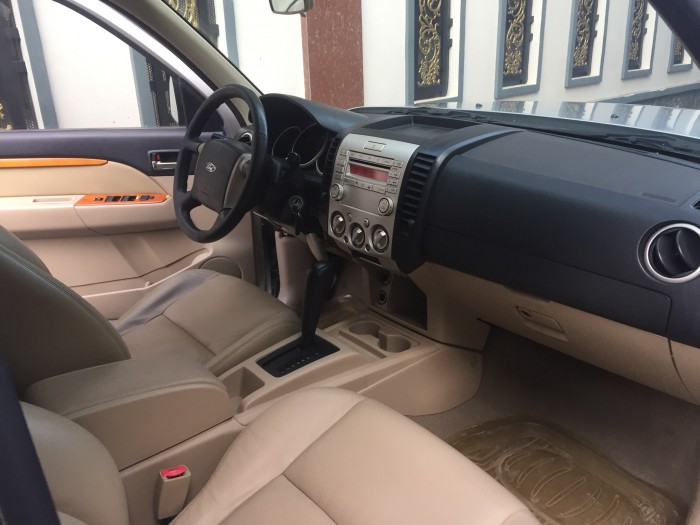 Chính chủ bán Ford Everest 7 chỗ số tay ,máy dầu, đời mẫu 2011