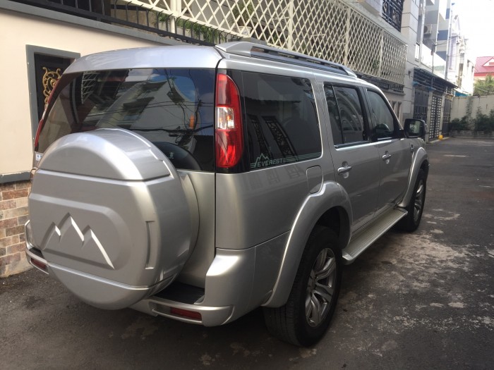 Chính chủ bán Ford Everest 7 chỗ số tay ,máy dầu, đời mẫu 2011
