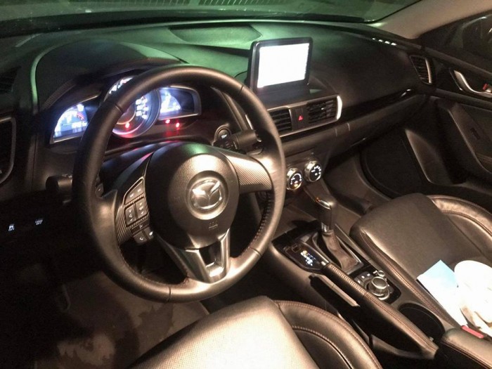Cần bán chiếc Mazda 3 2016 ngọc trinh chính chủ, bstp, odo 13.000km